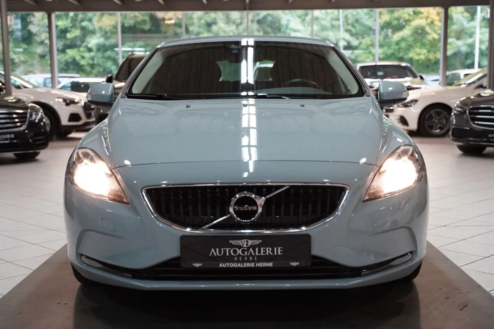 Volvo V40 Kinetic*AUTOM*NAVI*PDC*1.HAND*SCHECKHEFT* Bleu - 2