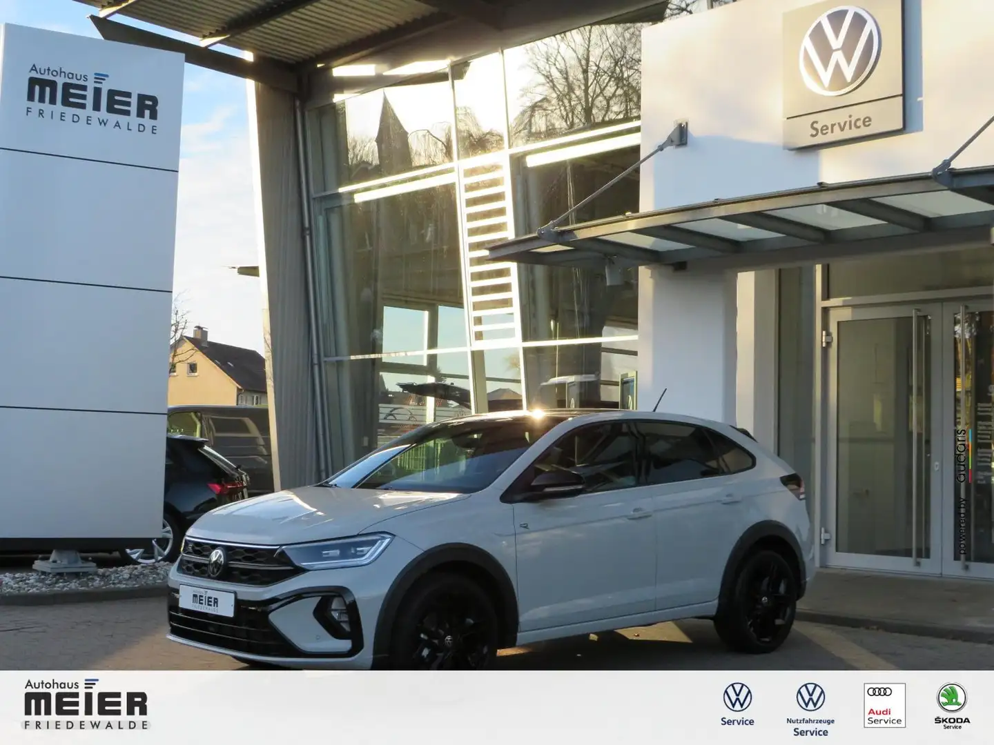 Volkswagen Taigo R-Line 1.5TSI DSG Panorama Black&Style Grijs - 1