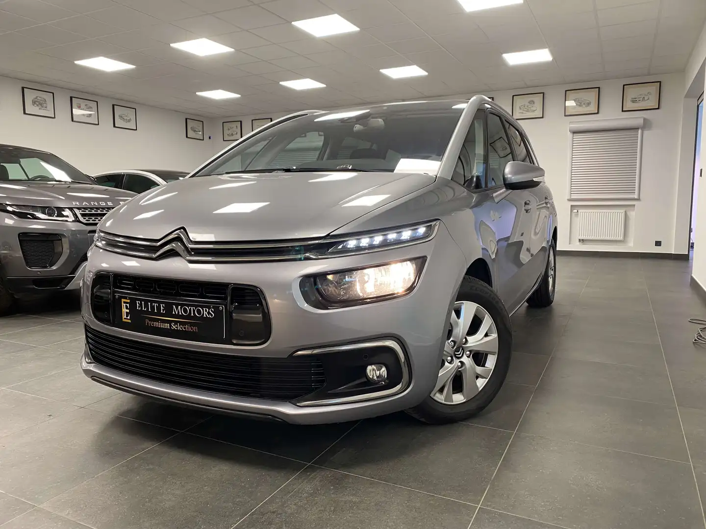 Citroen C4 SpaceTourer 1.2i Shine S/ 7PLACES  Full OPT Gris - 1
