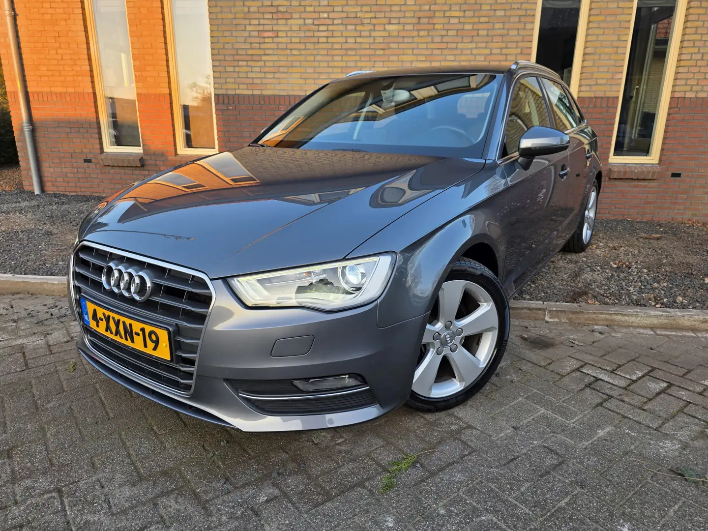 Audi A3 Sportback 1.4 TFSI Ambition Pro Line plus Gris - 1