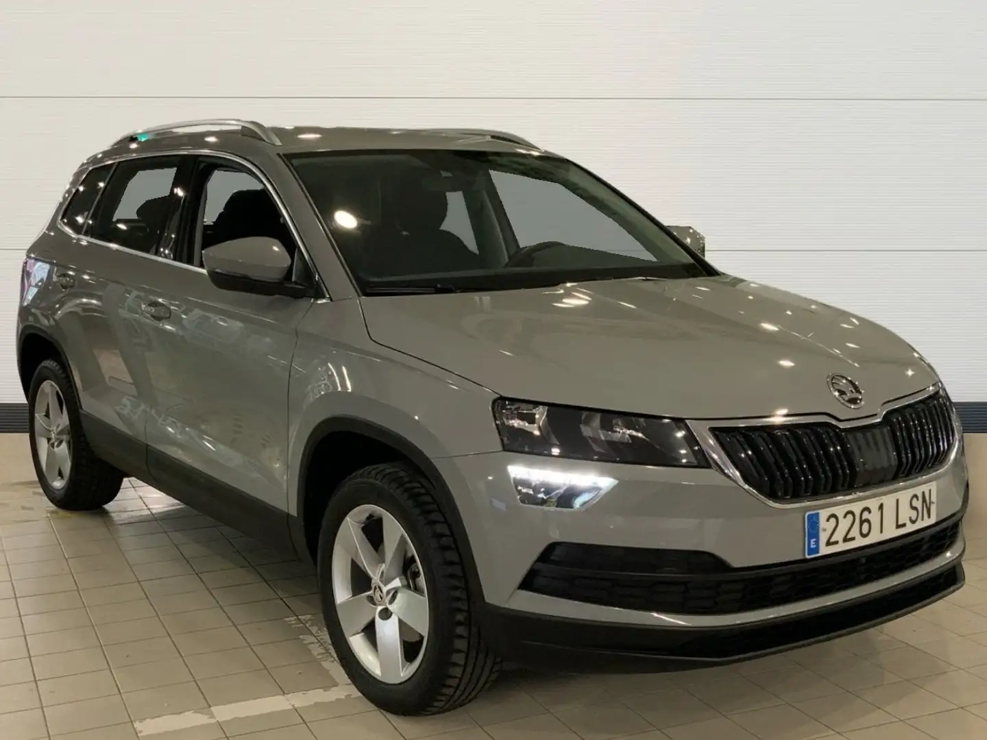 Skoda Karoq 1.5 TSI Gris - 1