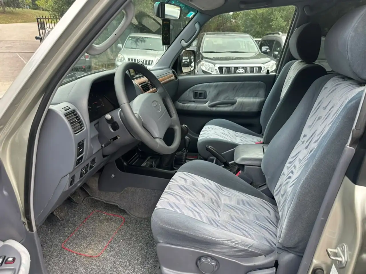 Toyota Land Cruiser 95 D4D 50 Aniversario, foto 9