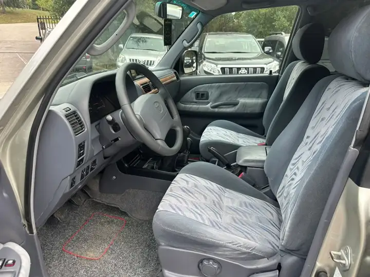 Toyota Land Cruiser 95 D4D 50 Aniver. 5p 2001, foto 9