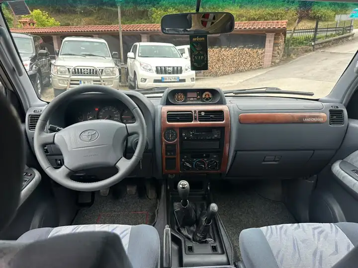 Toyota Land Cruiser 95 D4D 50 Aniver. 5p 2001, foto 10