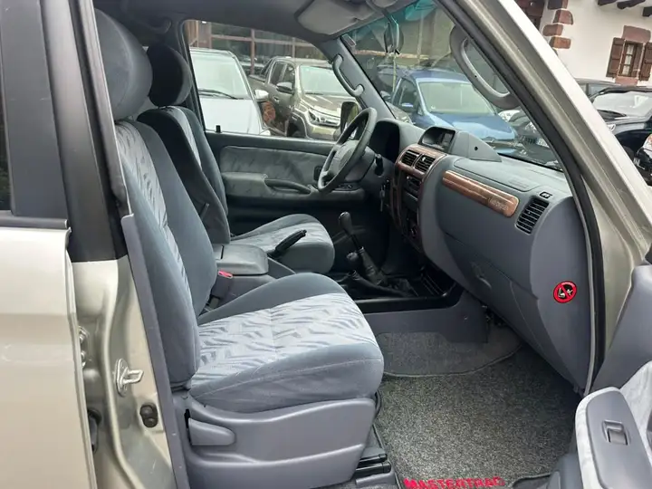 Toyota Land Cruiser 95 D4D 50 Aniver. 5p 2001, foto 11