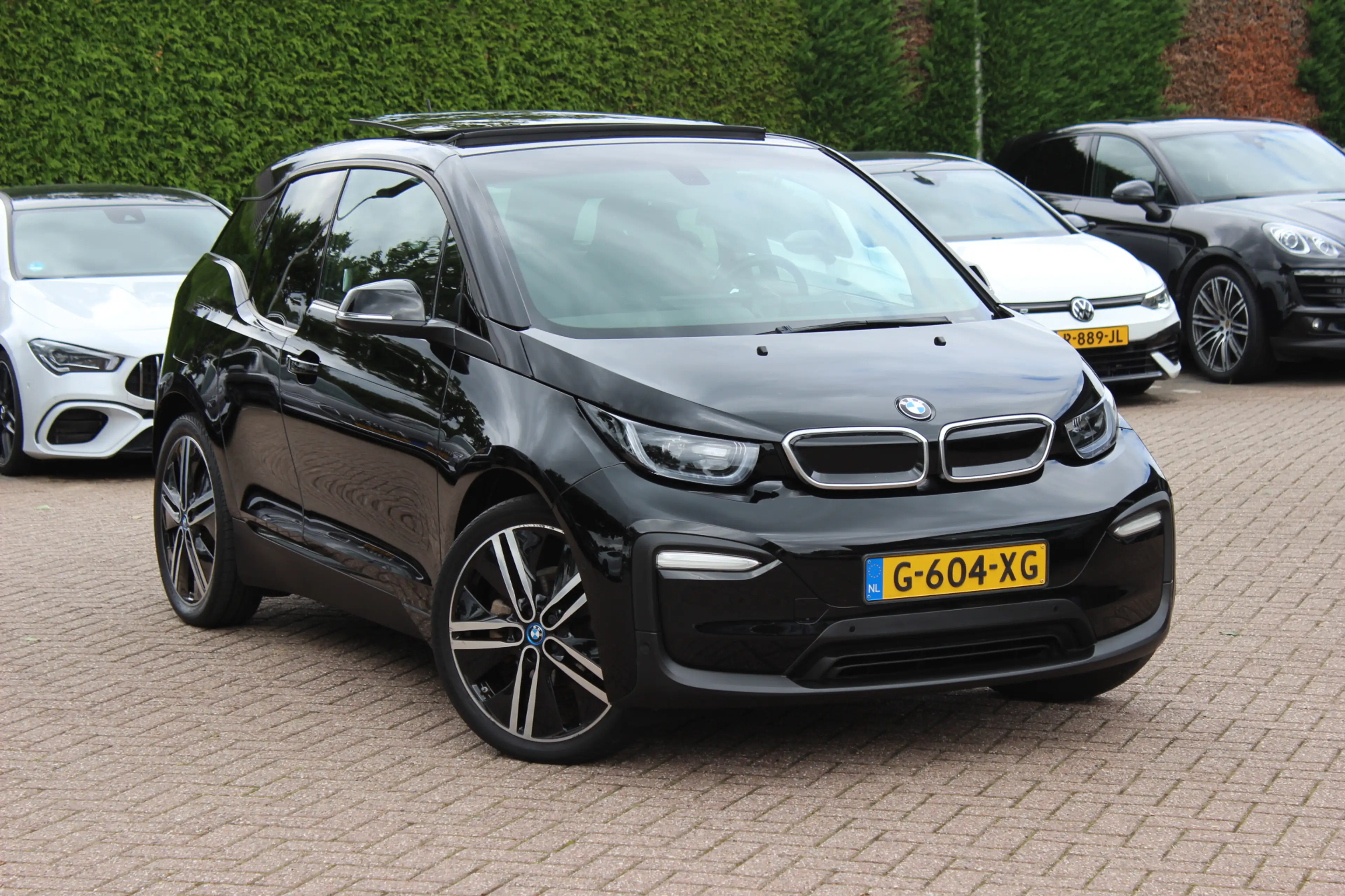 BMW i3 Executive Edition 120Ah 42 kWh / Panoramadak / Cam