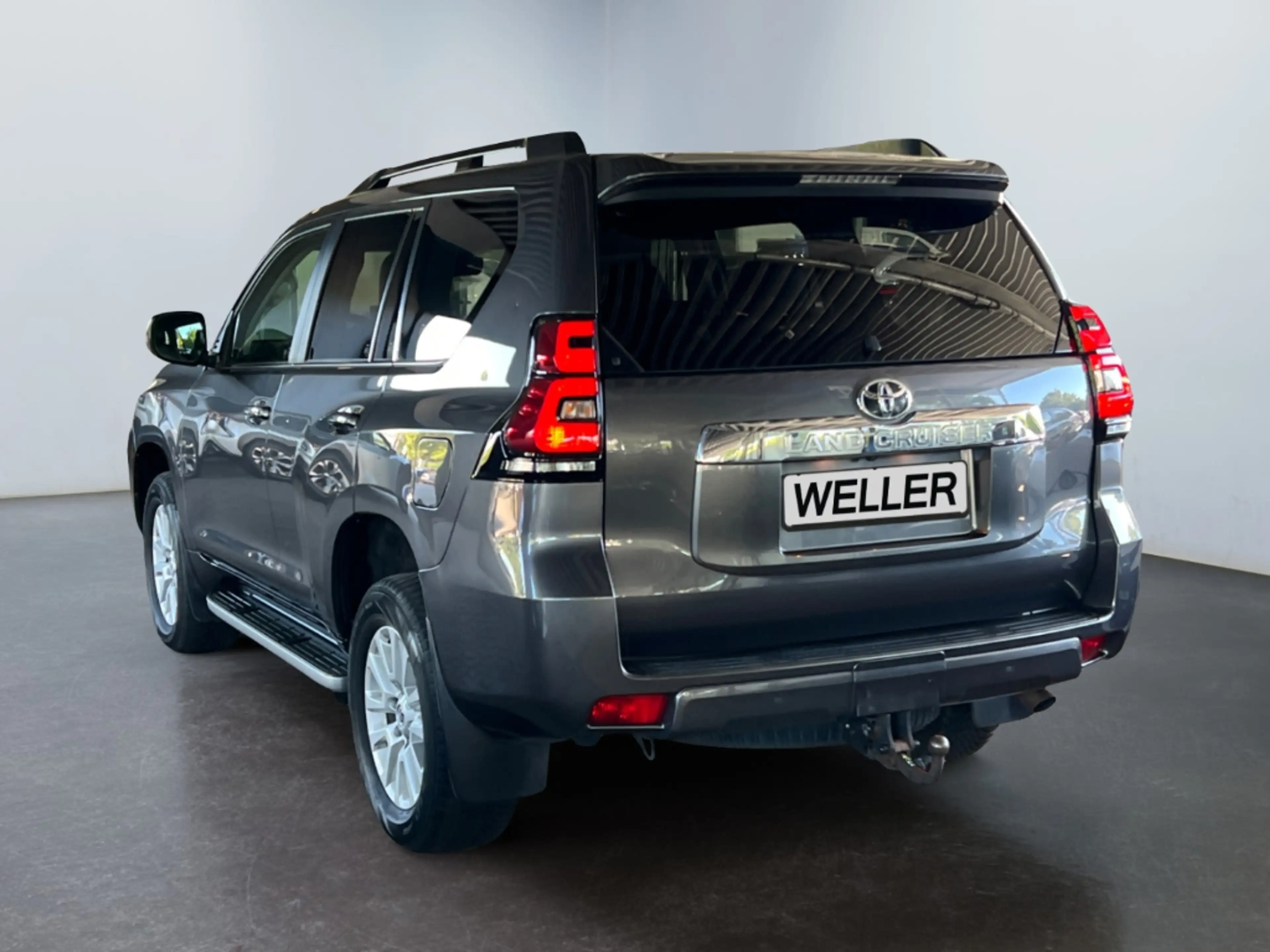 Toyota Land Cruiser 2.8 D-4D Executive *360°*Leder*4xSHZ* — photo 7