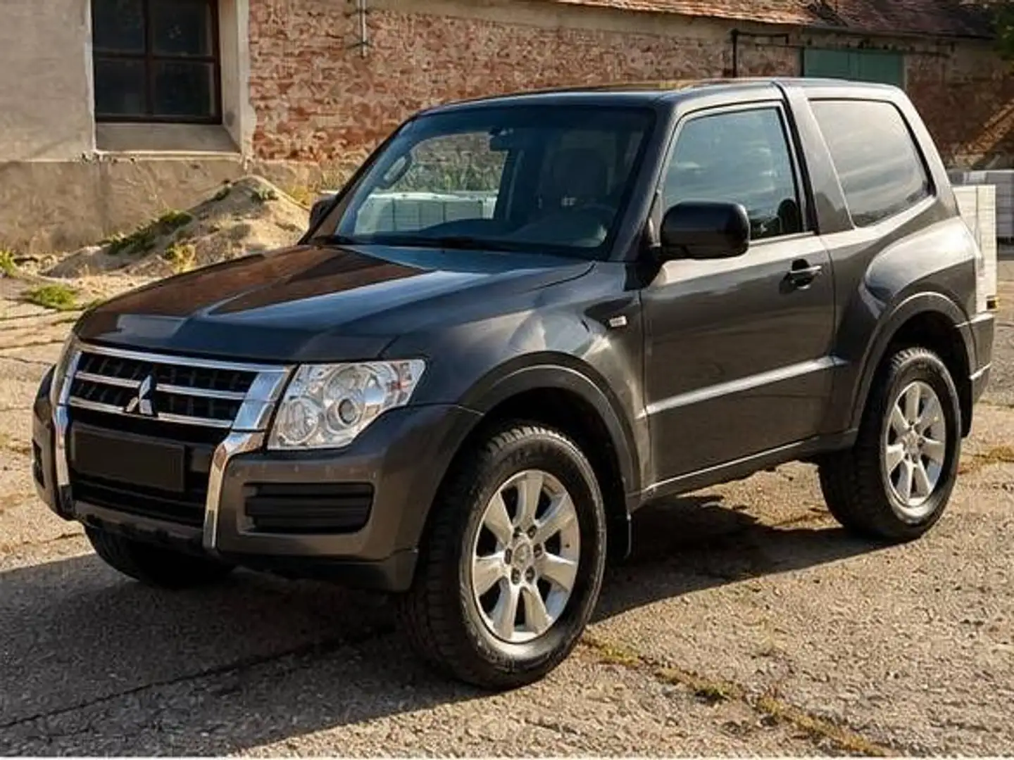 Mitsubishi Pajero Pajero 3,2 DI-D Inform AT Inform AT Grau - 1