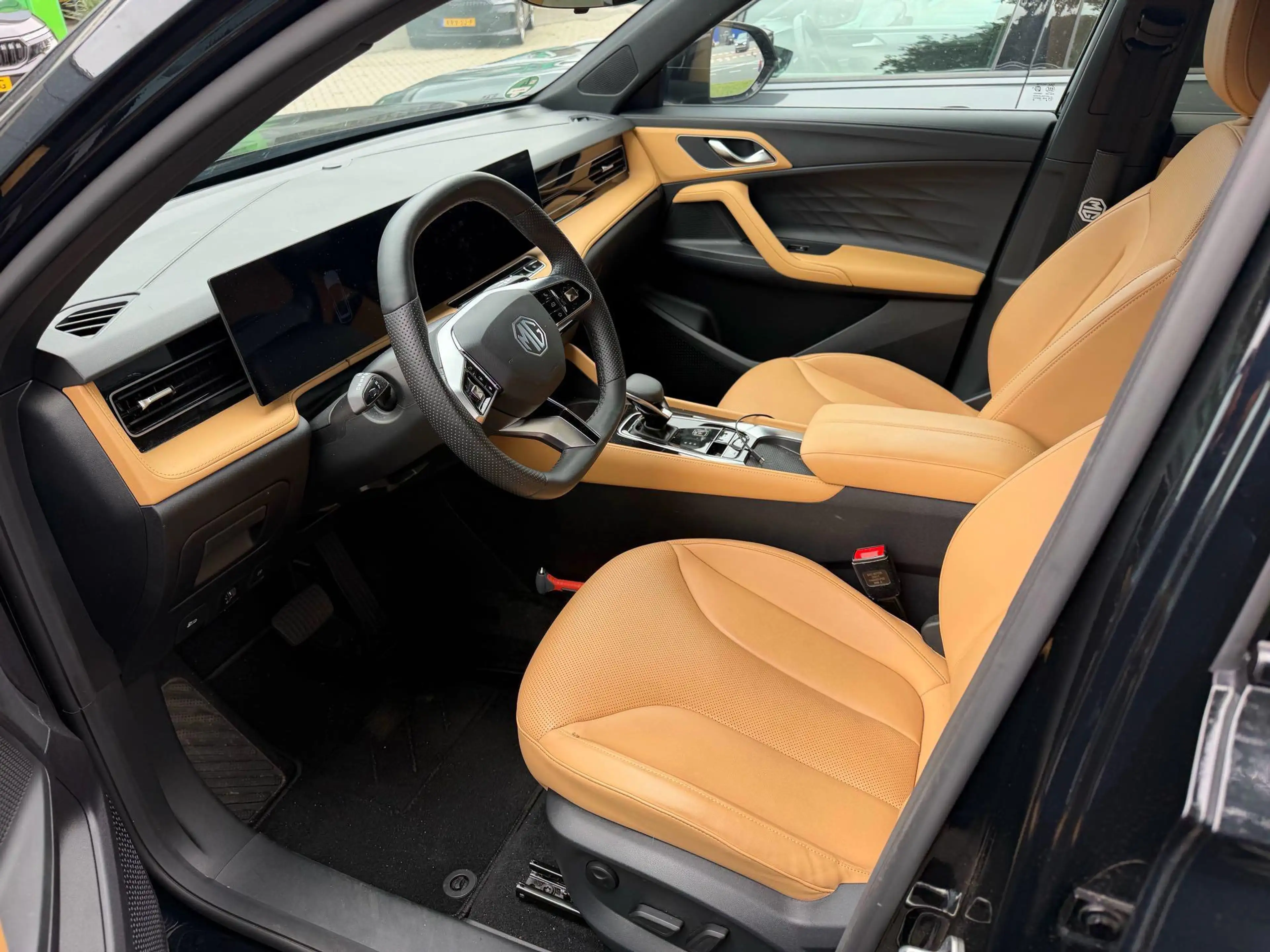 MG HS PHEV 1.5 Aut. 272pk Luxury | Bruin Interieur | Tre — photo 5