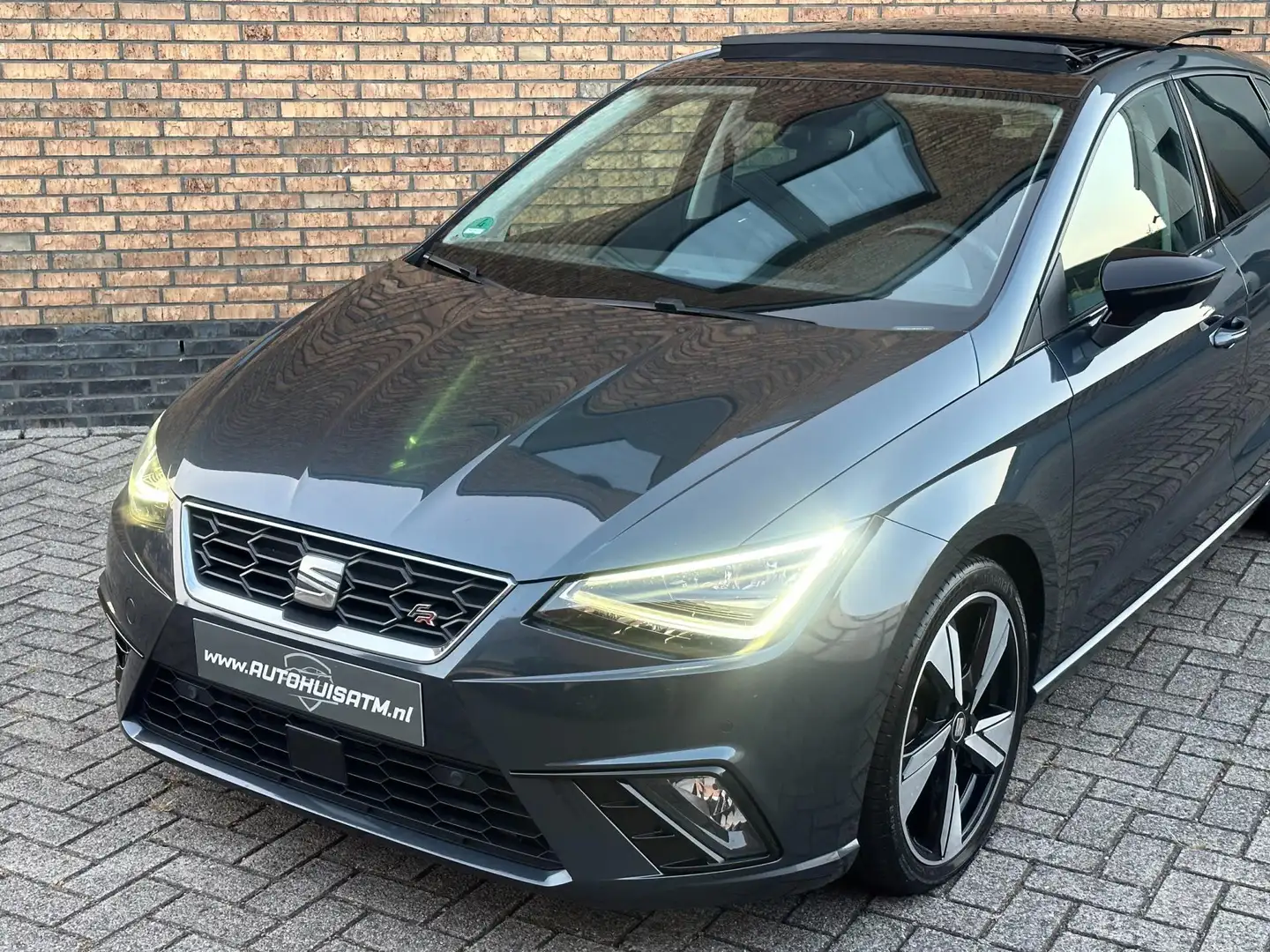 SEAT Ibiza 1.0 TSI FR Pano Beats Stoelvw Led Cam Climatr Gris - 2
