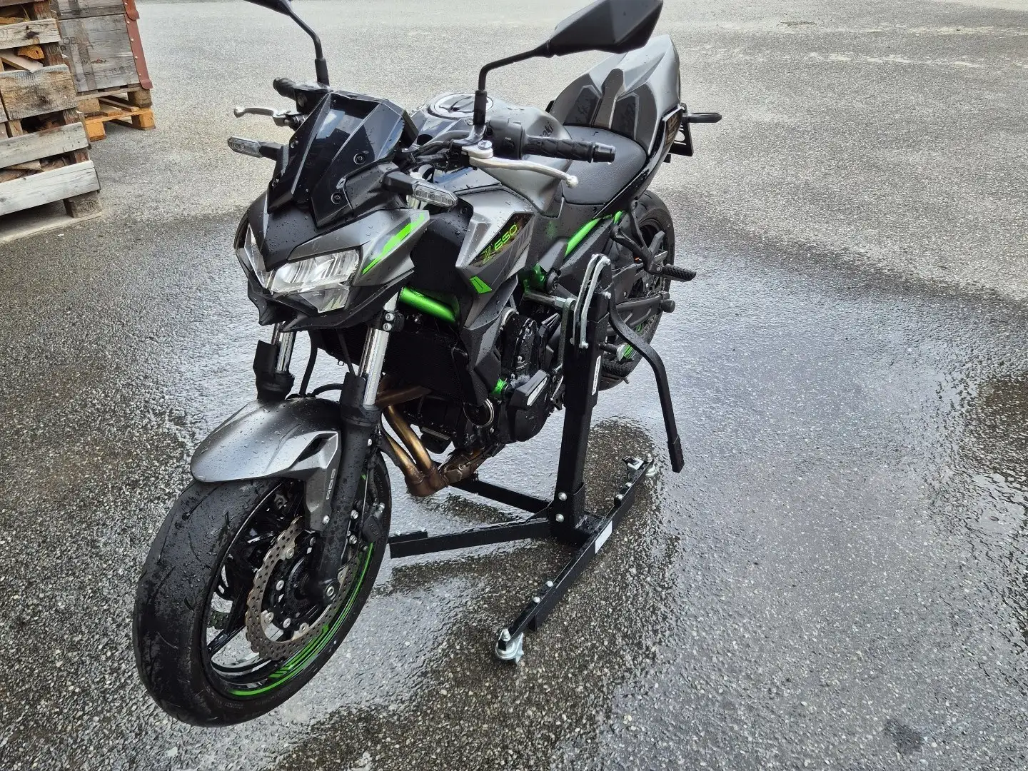 Kawasaki Z 650 Grün - 1