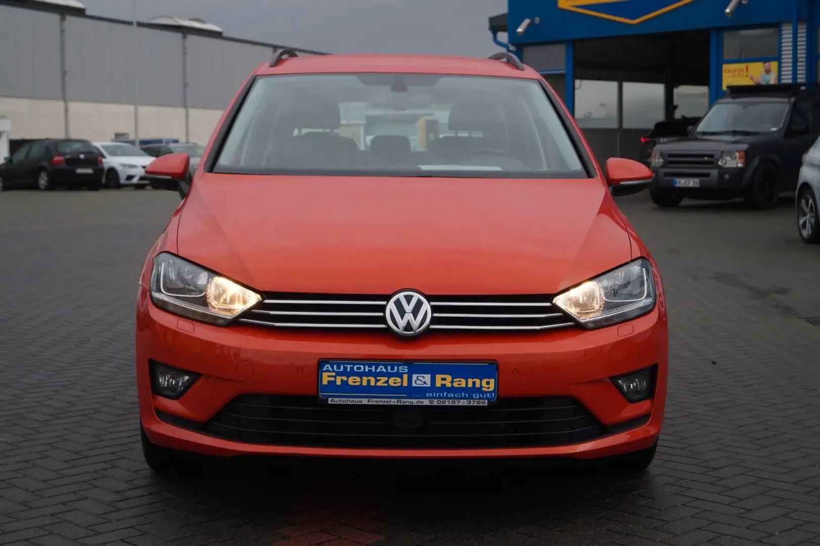 Volkswagen Golf Sportsvan VII *Navi*ACC*Front*AHK*SHZ*PDC* Pomarańczowy - 2