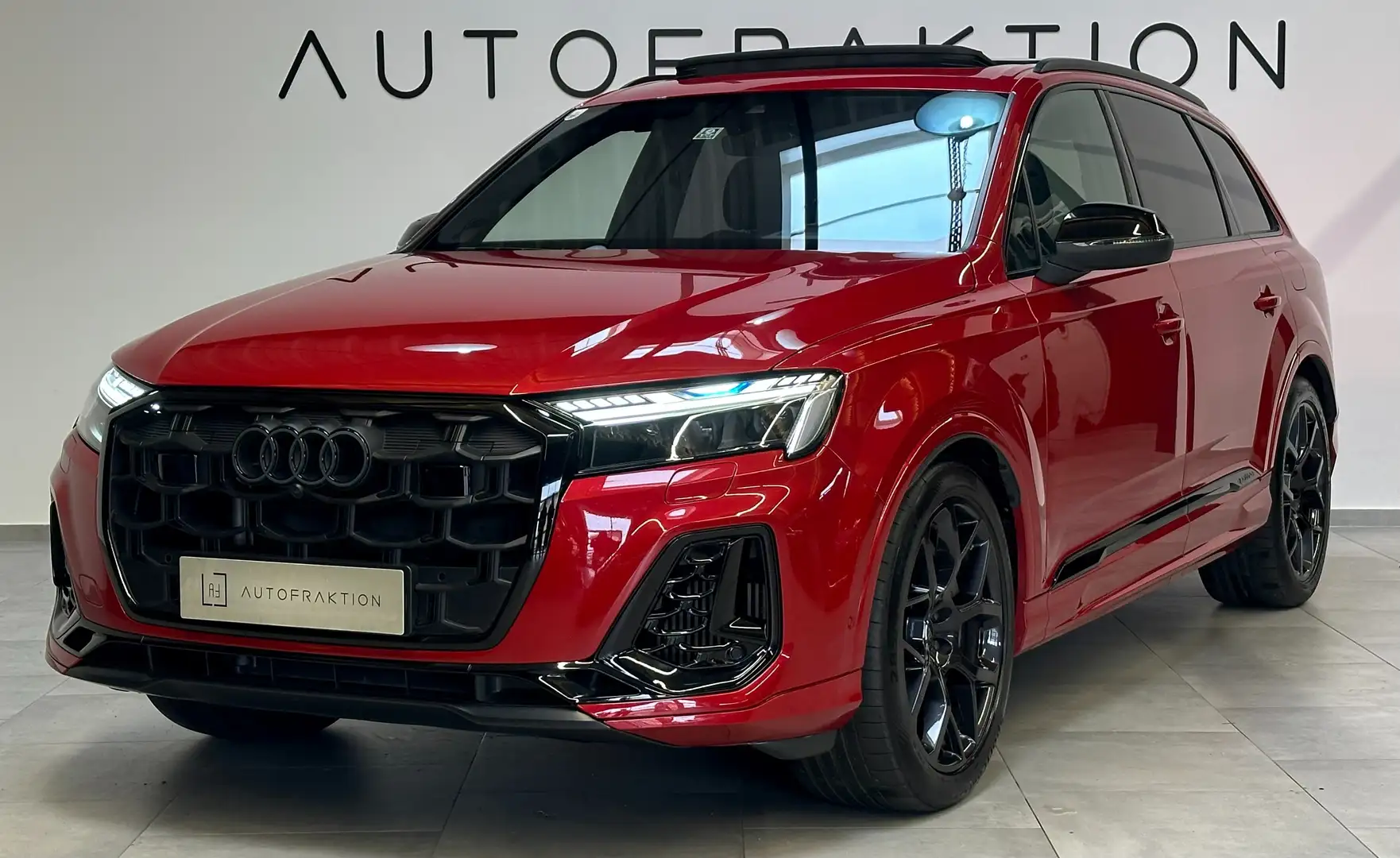 Audi Q7 55 TFSI e quattro S line Rot - 1