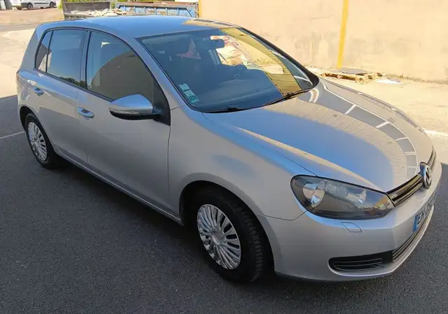 Volkswagen Golf view 4