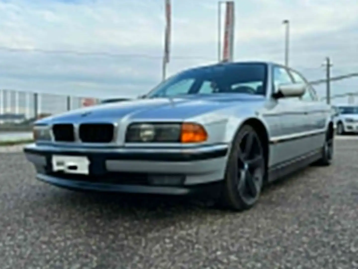 BMW 728 728i srebrna - 1