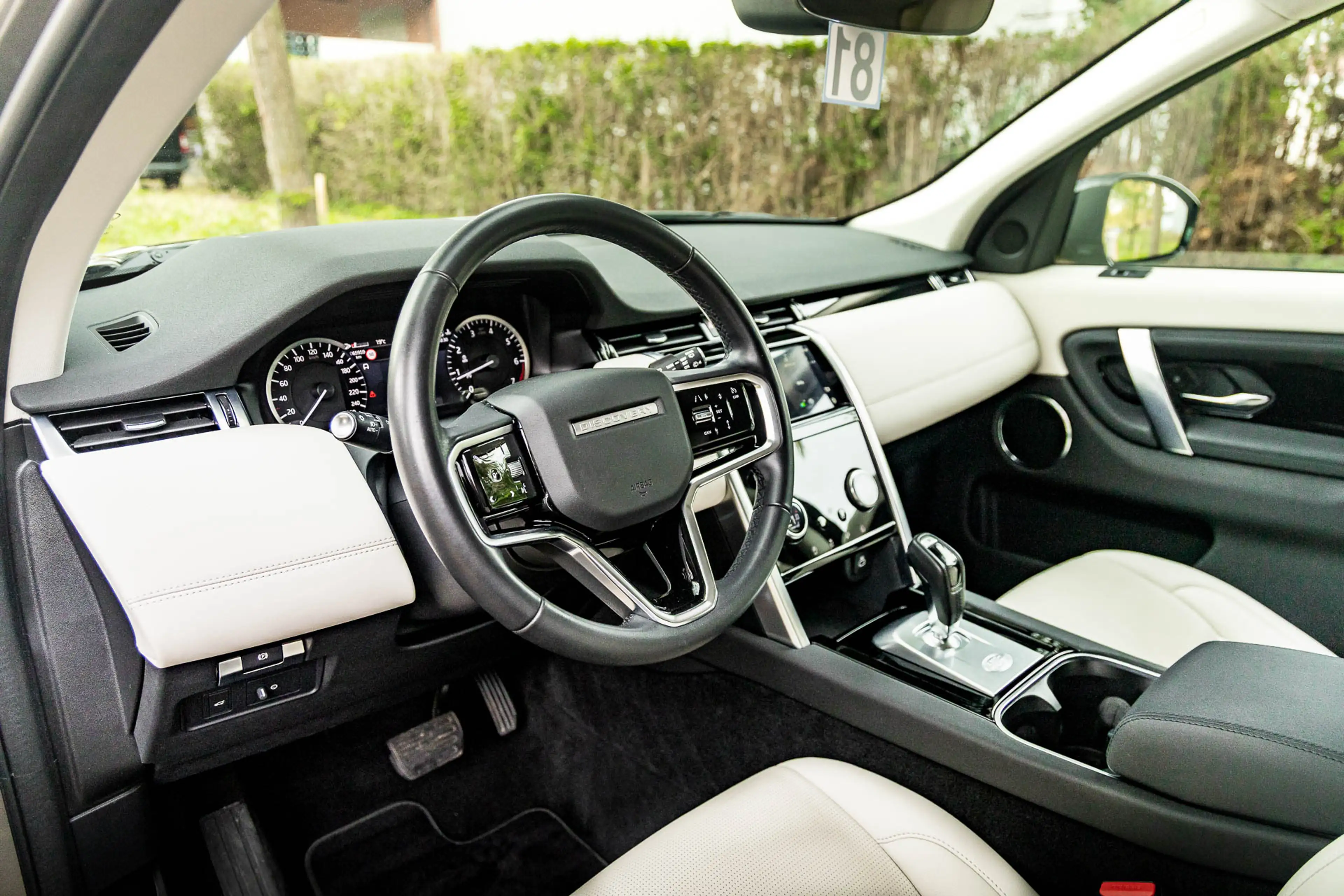 Land Rover Discovery Sport 4WD P200 S * Trekhaak * LED * Camera * Navi * — photo 4