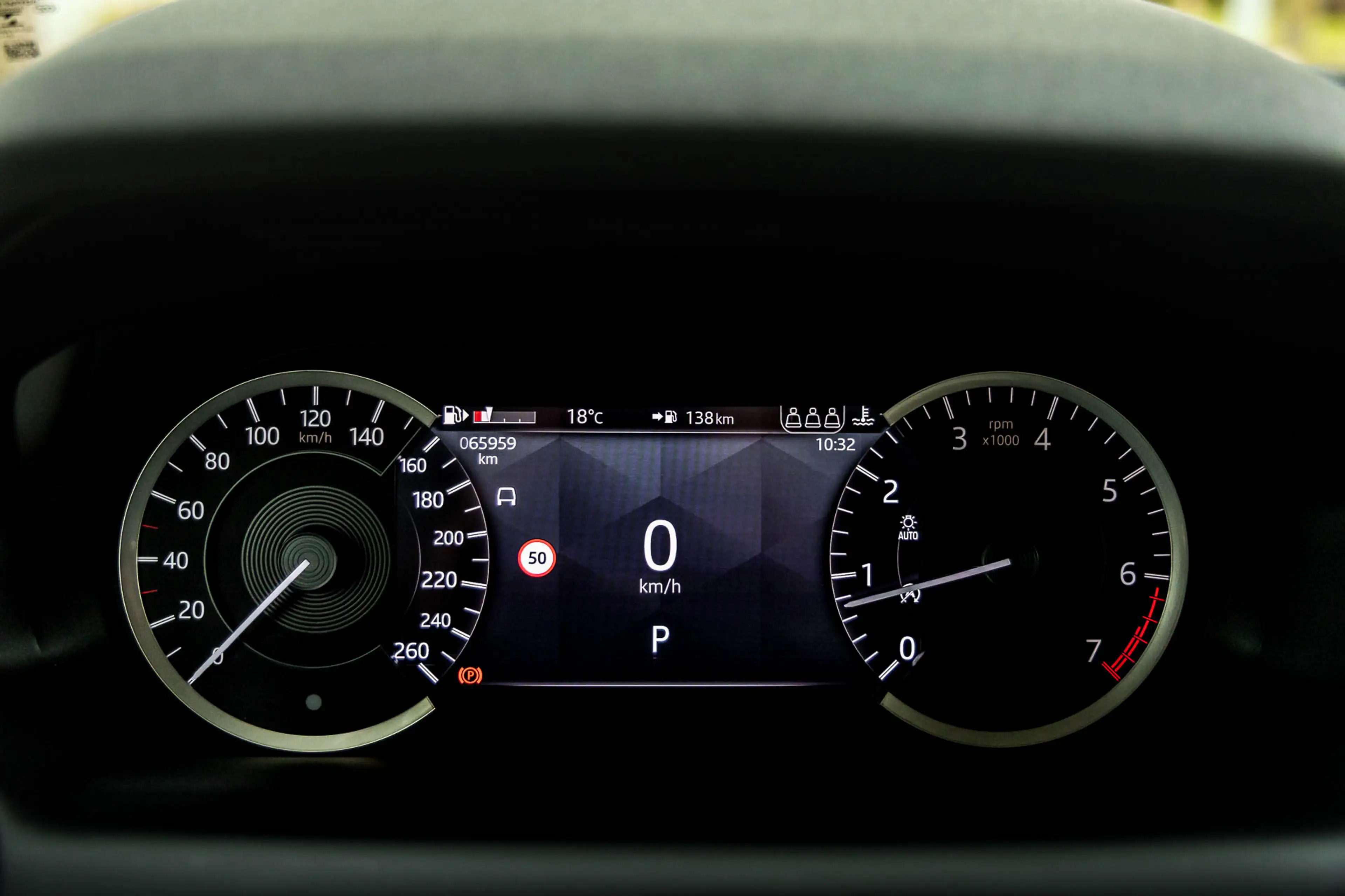 Land Rover Discovery Sport 4WD P200 S * Trekhaak * LED * Camera * Navi * — photo 10