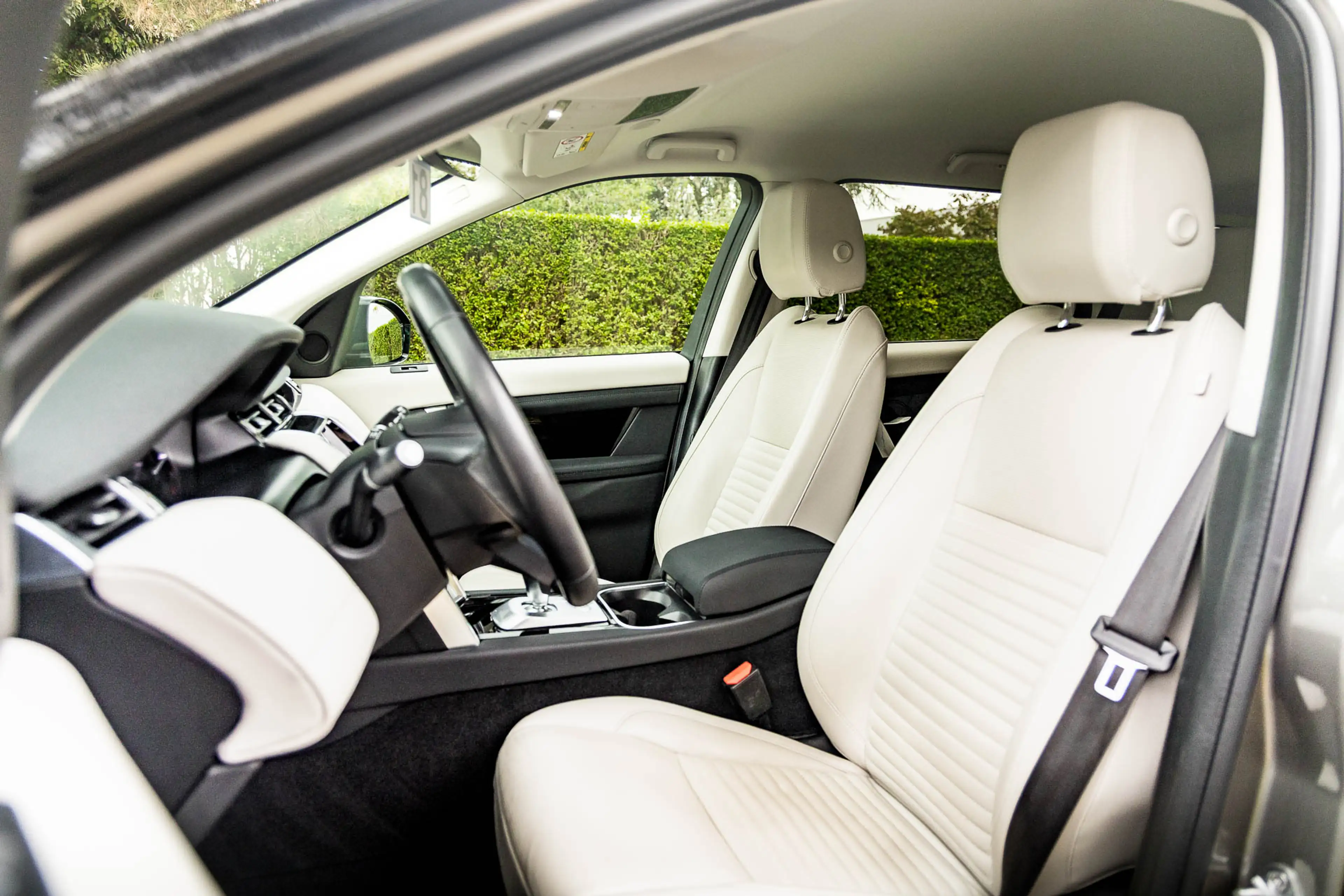 Land Rover Discovery Sport 4WD P200 S * Trekhaak * LED * Camera * Navi * — photo 6