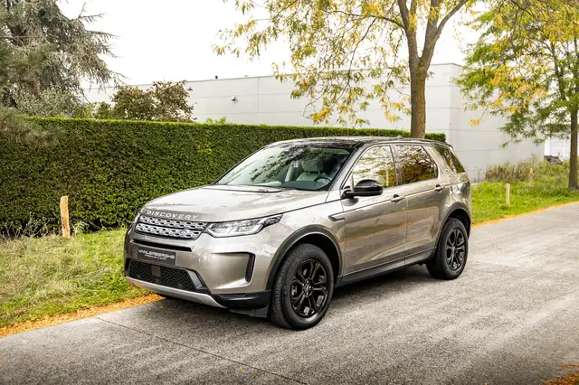 Land Rover Discovery Sport view 8