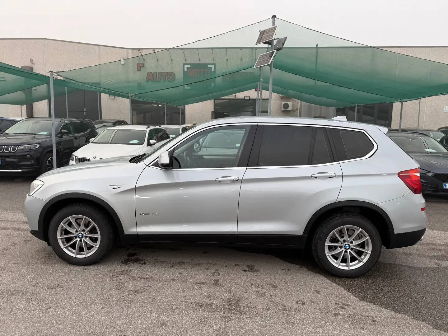 BMW X3 X3 xDrive20d Business aut. Gris - 2
