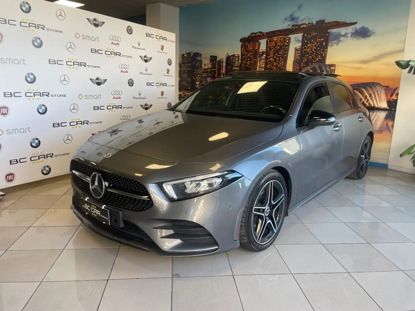 Mercedes-Benz A 180 d Premium AMG * PACK LUCI*TETTO Grigio - 1