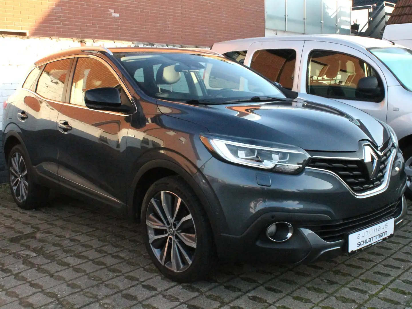 Renault Kadjar TCe 130 EDC Bose Edition *Automatik *SHZ *Garantie Grau - 1