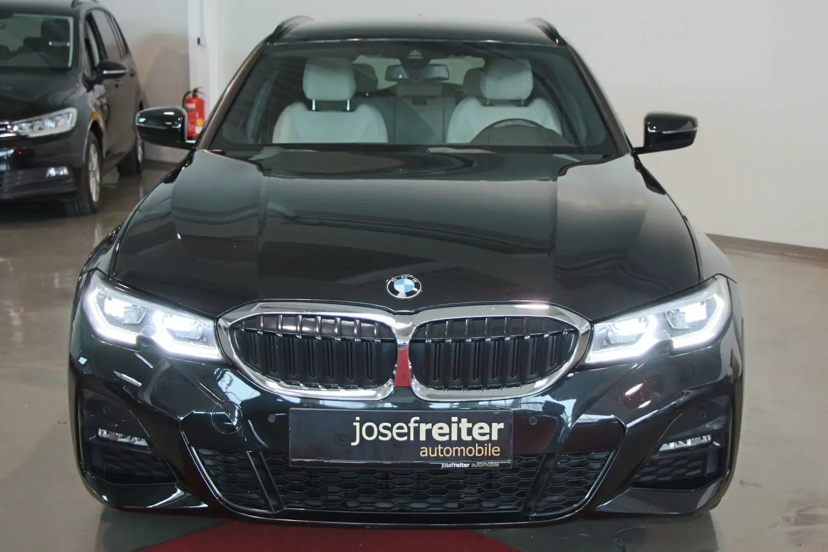BMW 330 e  xDrive Touring M-SPORT Nero - 2