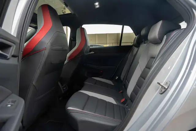 Volkswagen Golf view 13