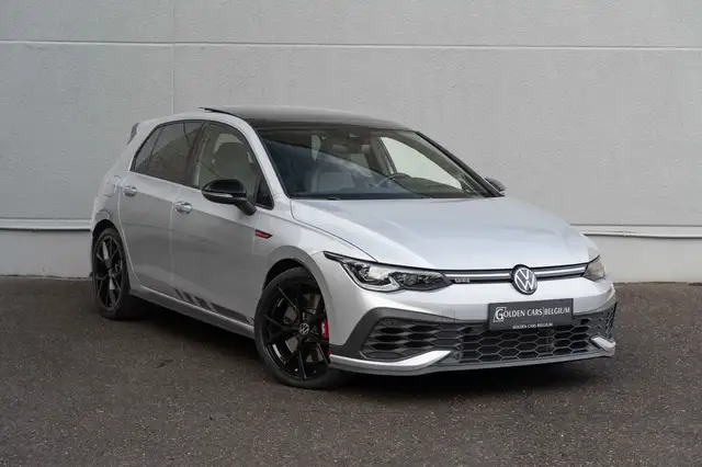 Volkswagen Golf view 2