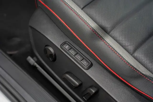 Volkswagen Golf view 14