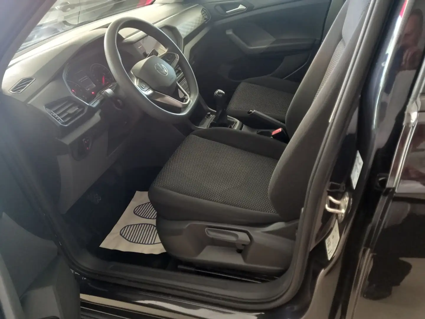 Volkswagen T-Cross 1.0 TSI Edition Negro - 2