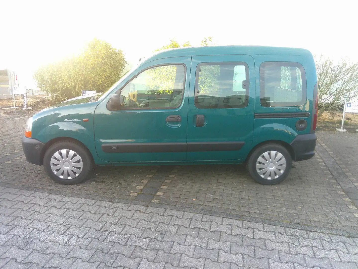 Renault Kangoo 1.5 dCi Expression.BEHINDERTEN ! TÜV-NEU! Verde - 1