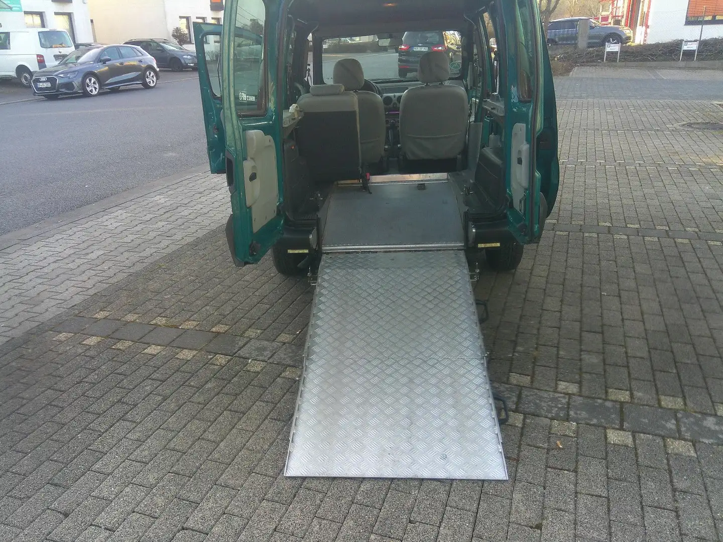 Renault Kangoo 1.5 dCi Expression.BEHINDERTEN ! TÜV-NEU! Verde - 2