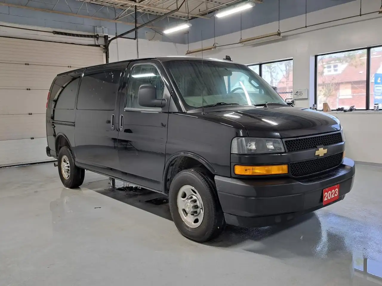 2023 Chevrolet Express 2500