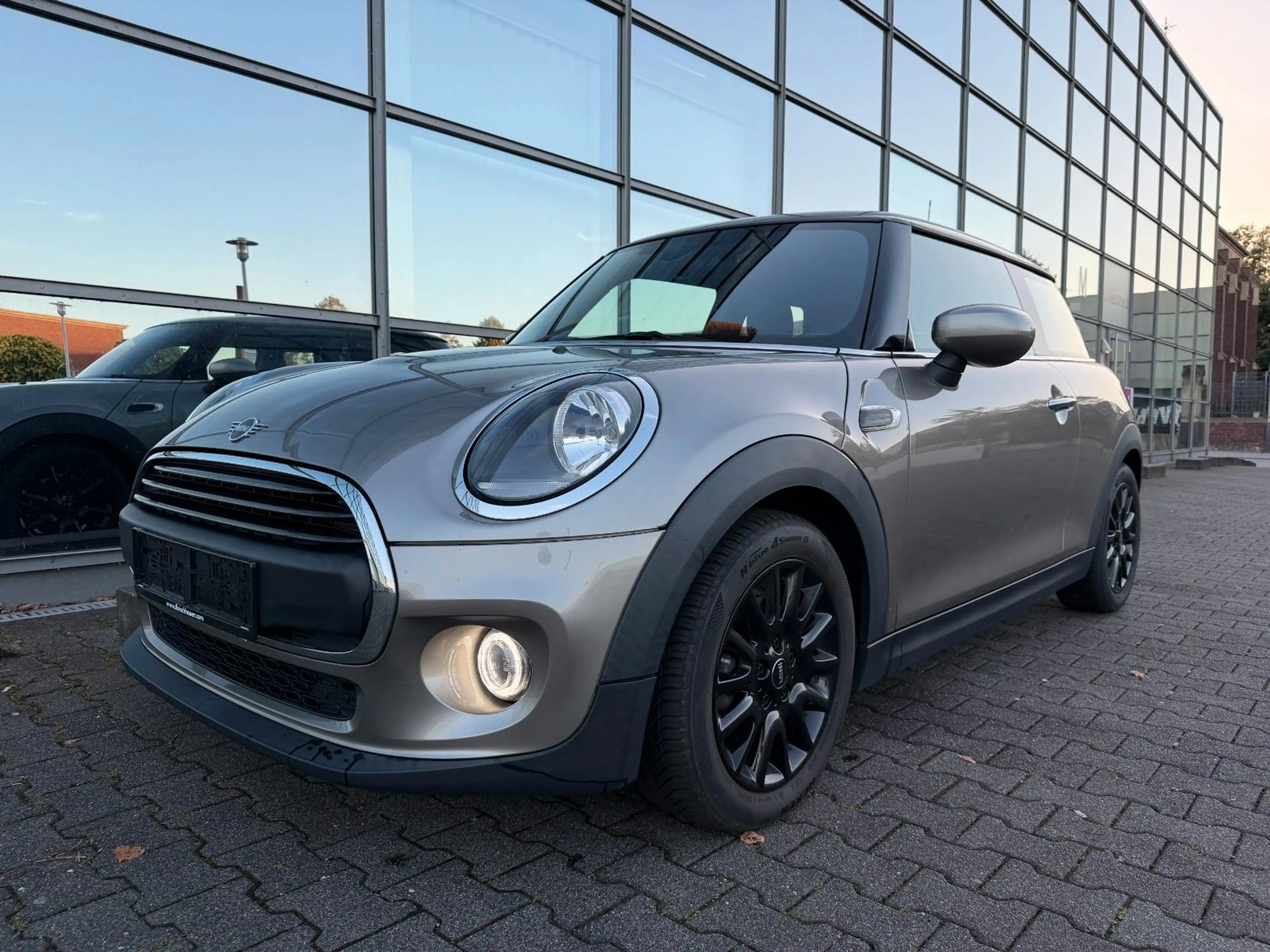 MINI One Mini One Klima LED PDC Sitzheizung — photo 12