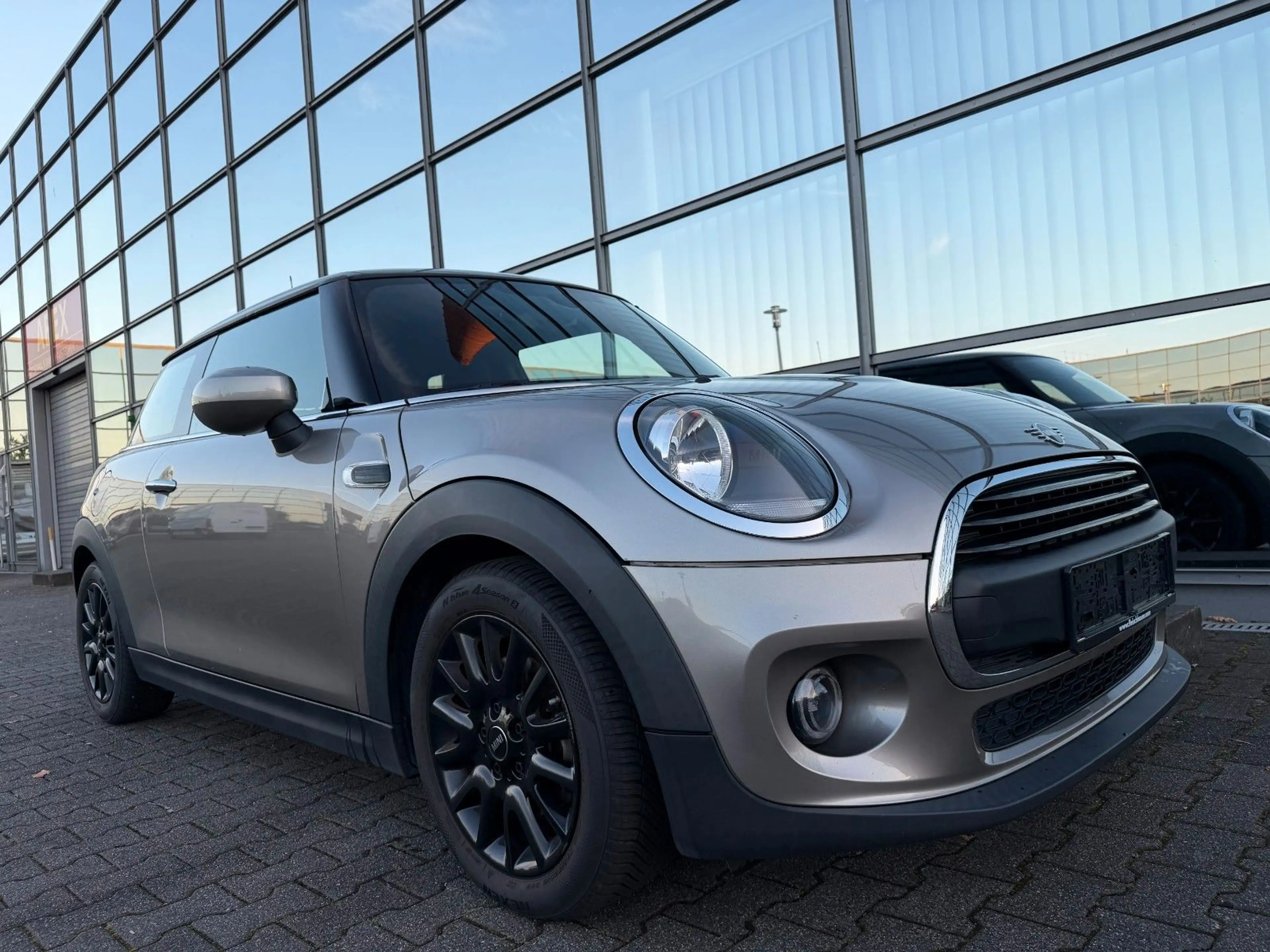 MINI One Mini One Klima LED PDC Sitzheizung — photo 15