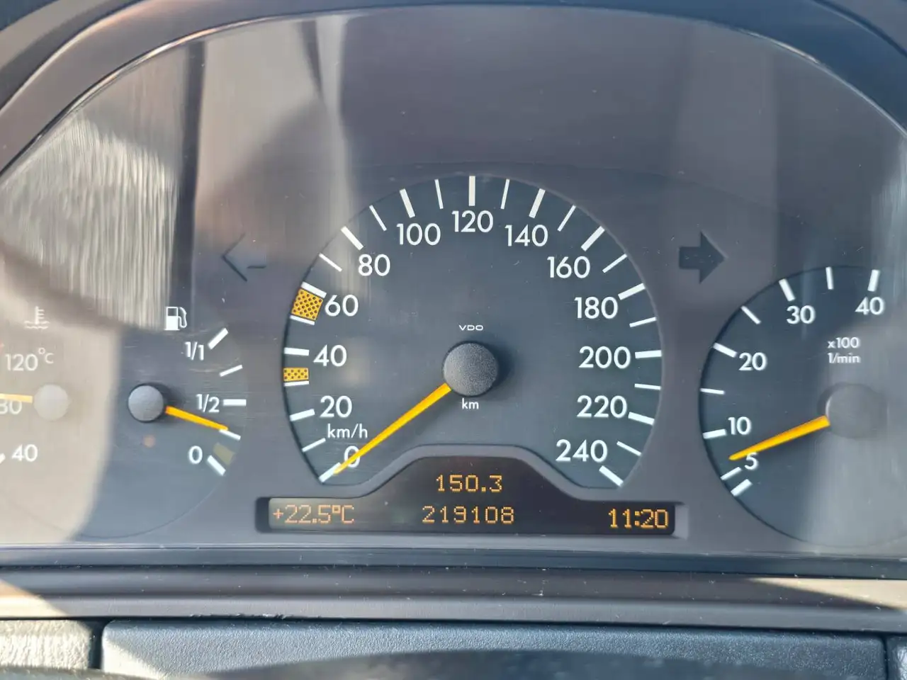 Mercedes-Benz E 240 Avantgarde, foto 10
