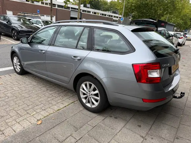 Skoda Octavia view 8