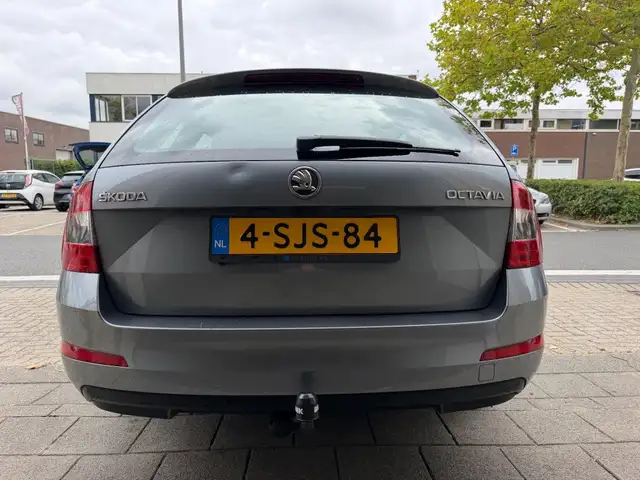 Skoda Octavia view 7