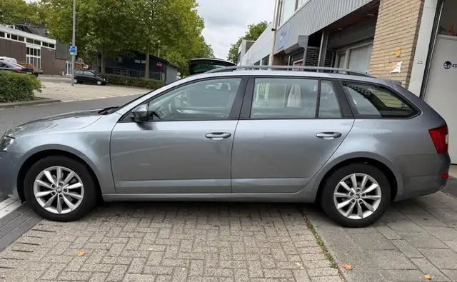 Skoda Octavia view 14