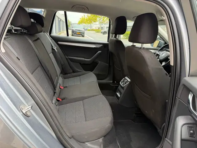 Skoda Octavia view 11