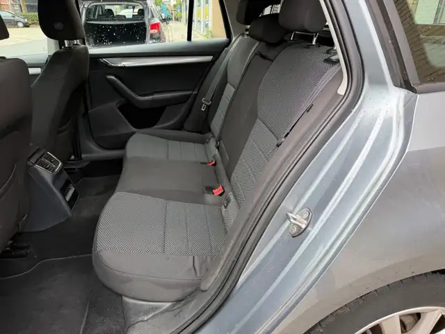Skoda Octavia view 12