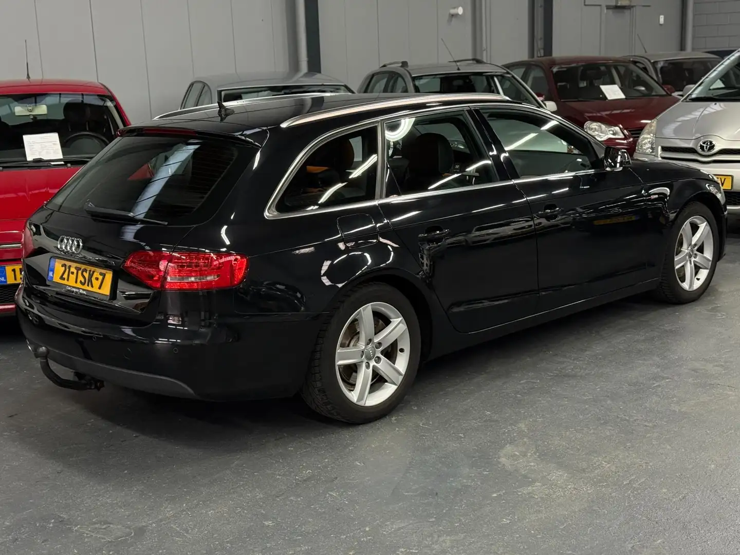 Audi A4 Avant 1.8 TFSI Pro Line S Nieuwe APK NAP Zwart - 2