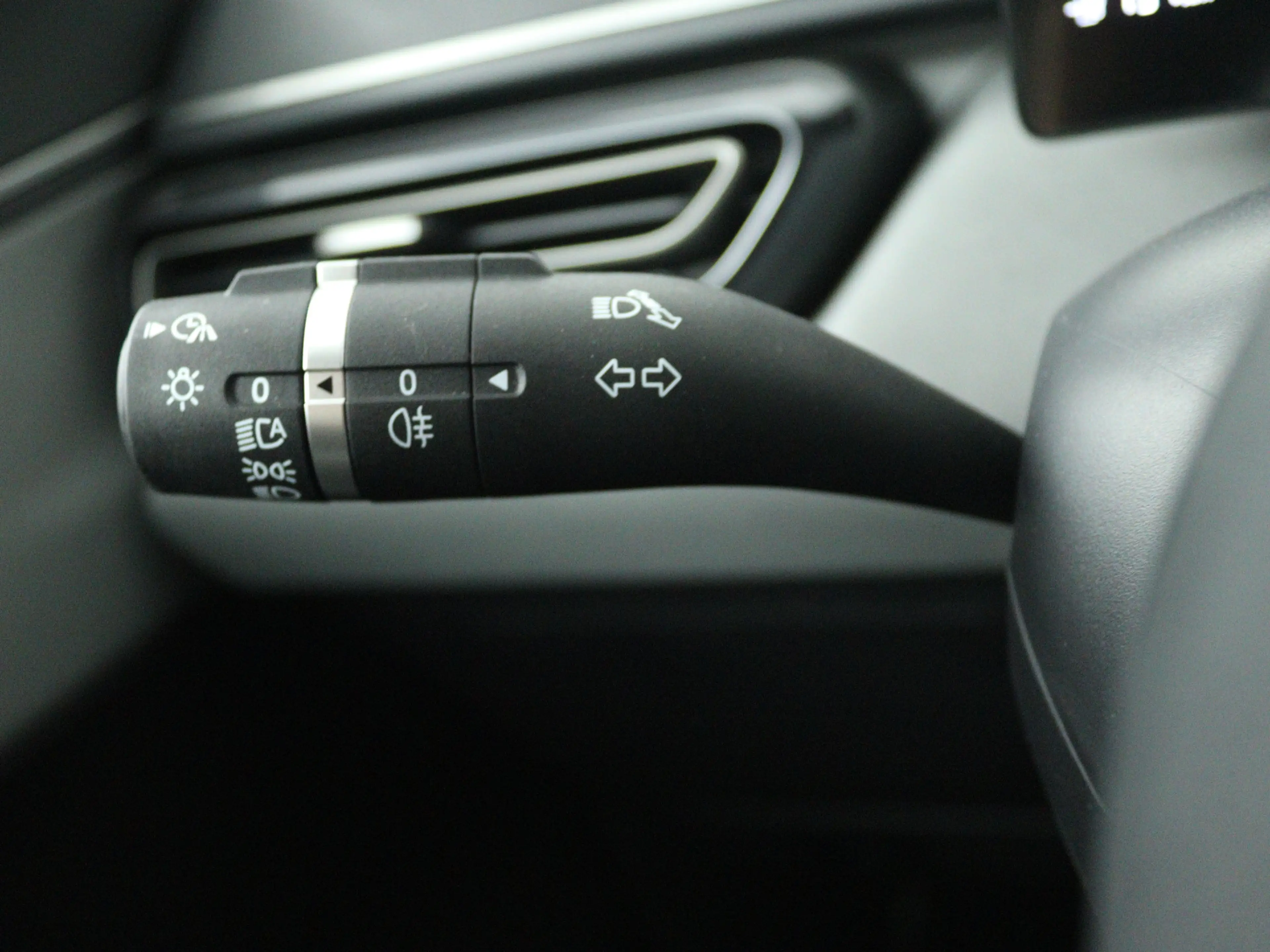 BYD Dolphin Surf Comfort 43 kWh | Origineel NL! — photo 6