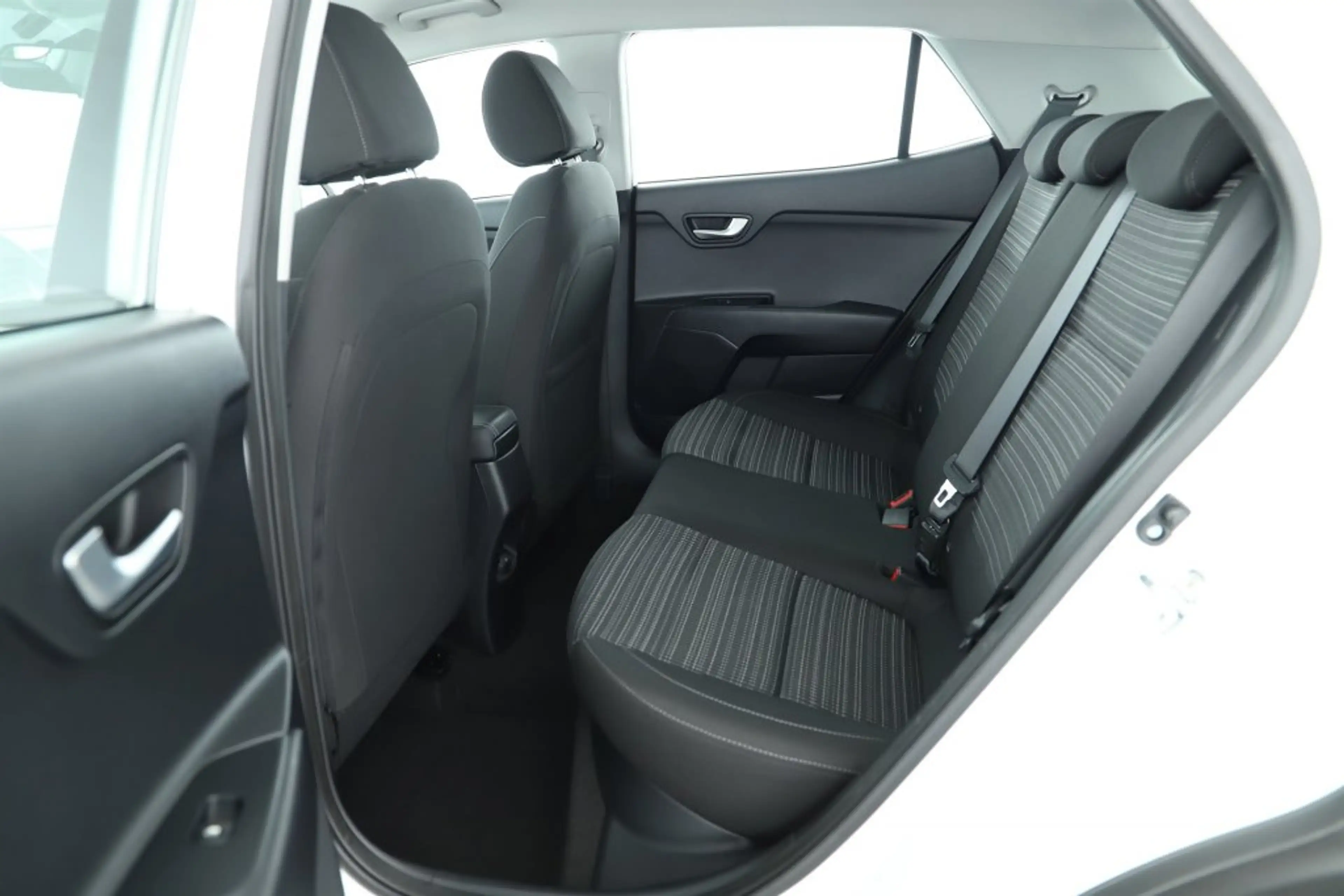 Kia Stonic 1,0 TGDI ISG Silber Automatik Kamera Sitzheizung — photo 11