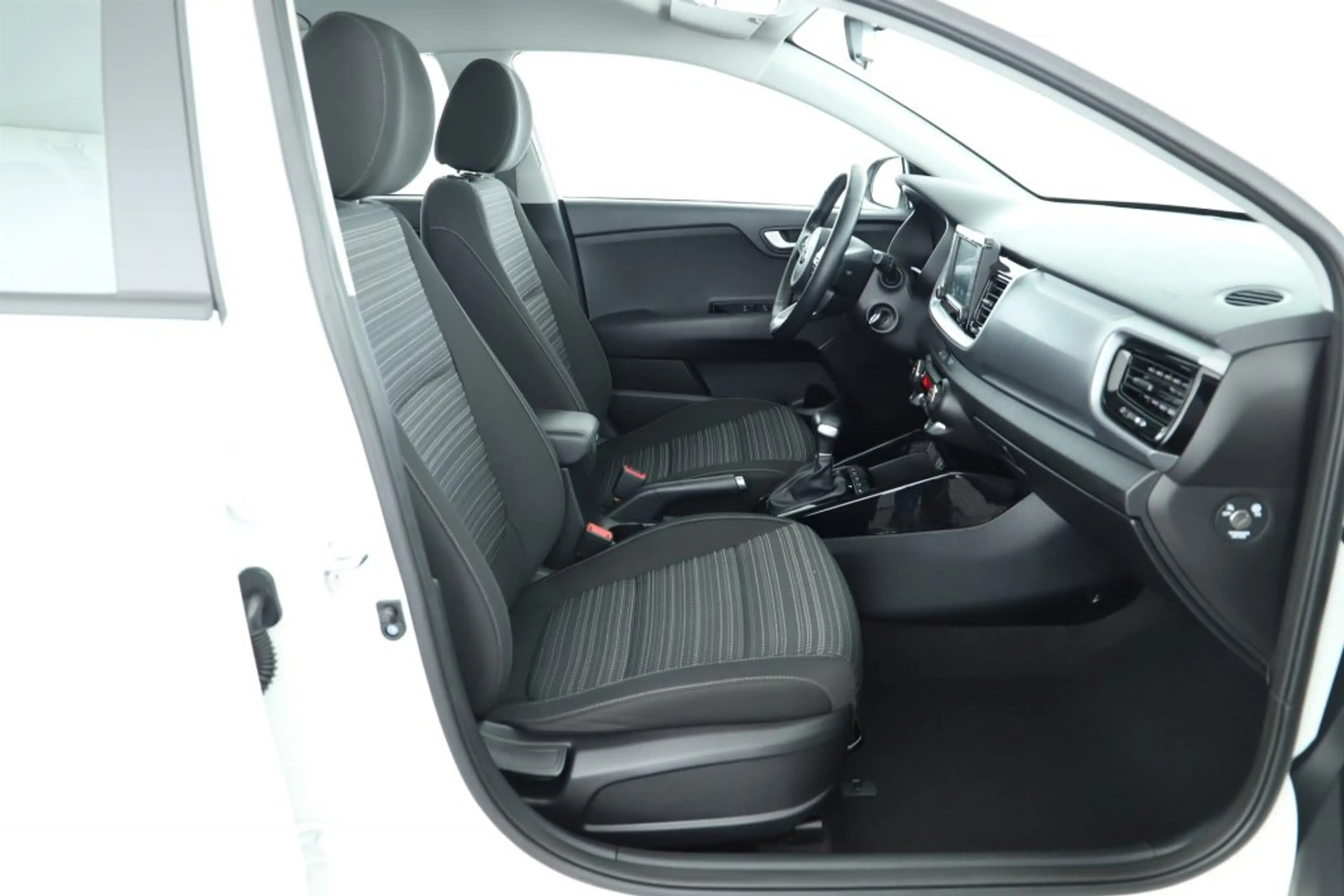 Kia Stonic 1,0 TGDI ISG Silber Automatik Kamera Sitzheizung — photo 13