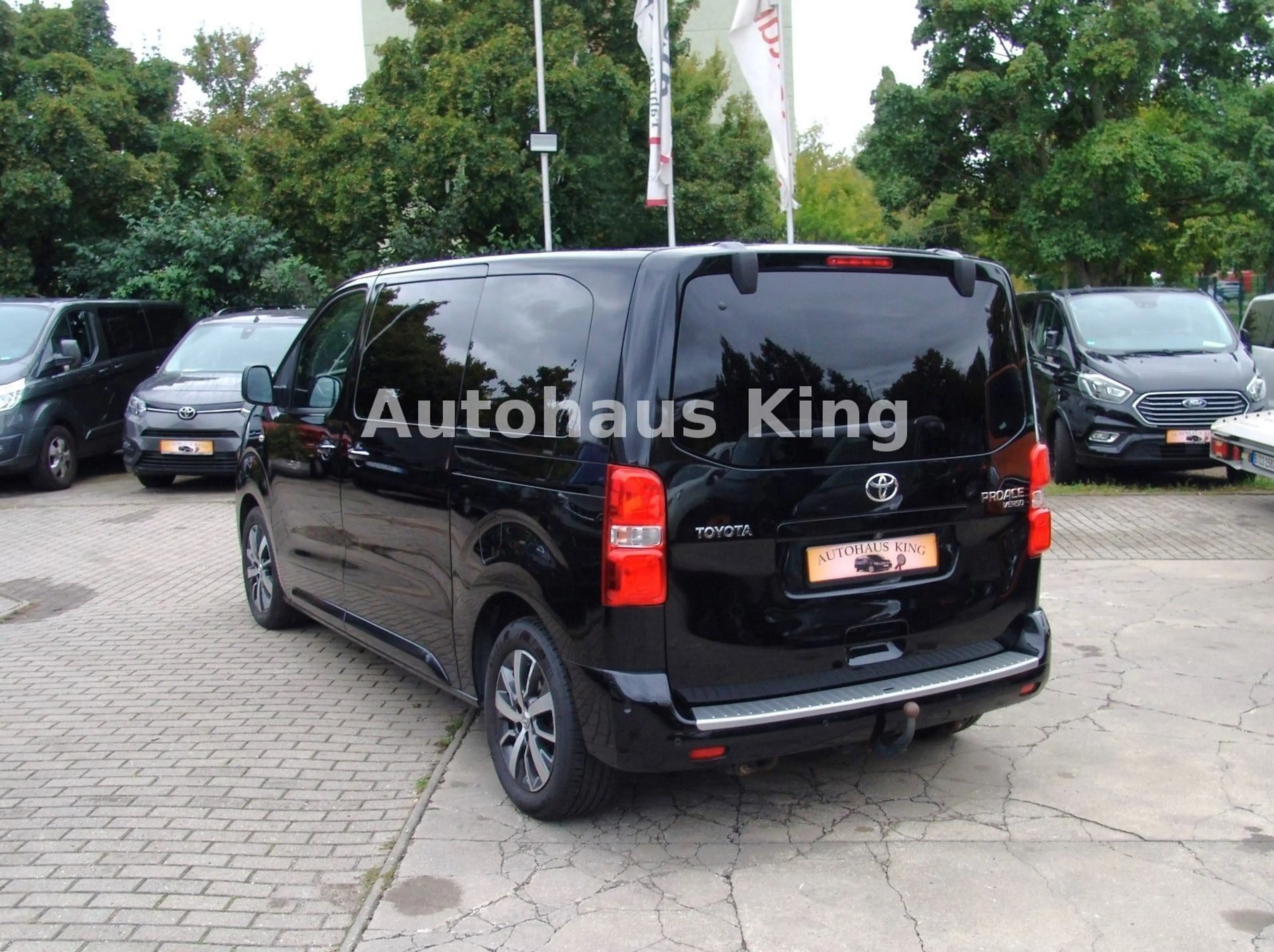 Toyota Proace Verso L2 Executive VIP-AUT/7Si/PANO/2S-tü — photo 3