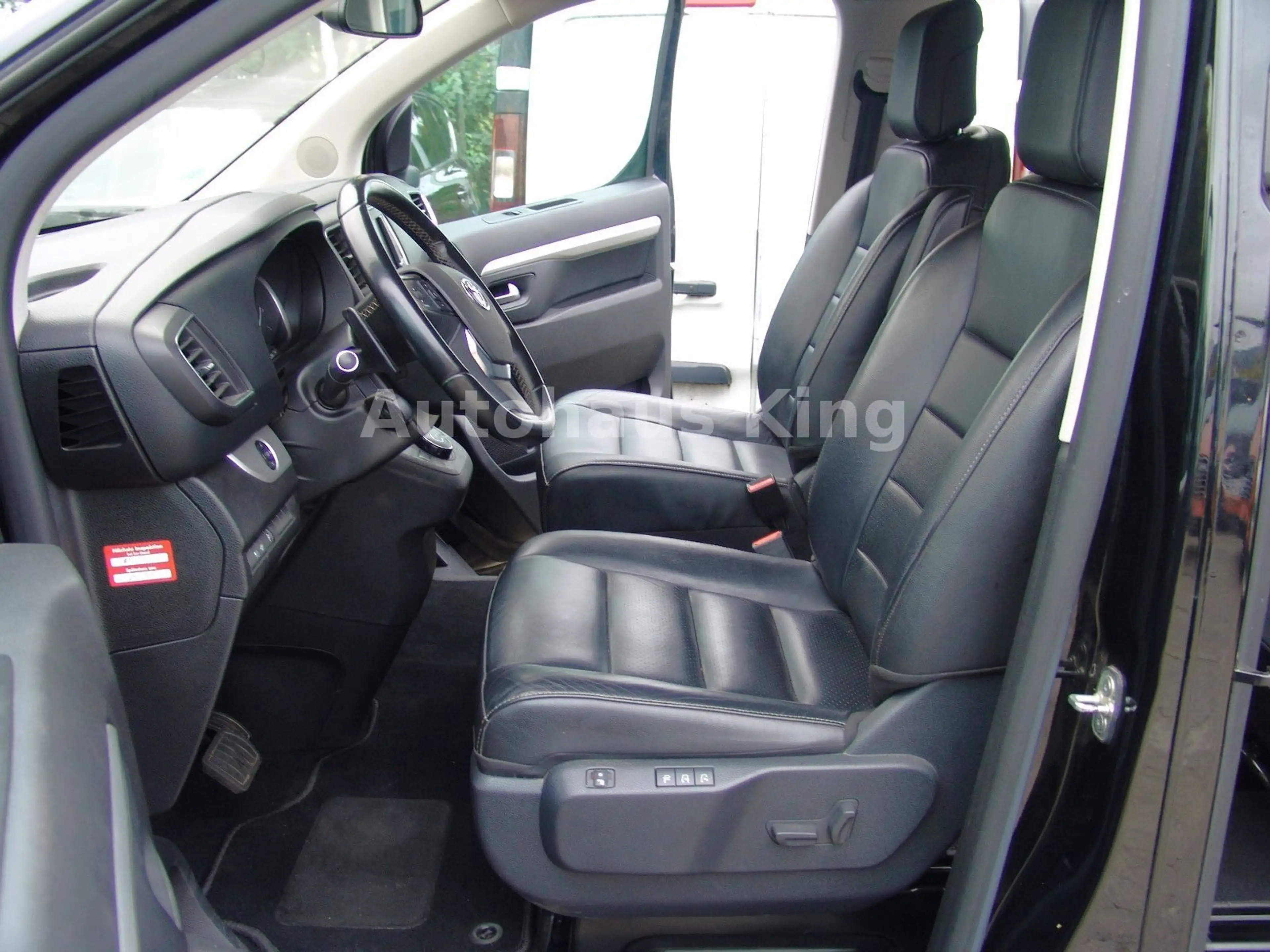 Toyota Proace Verso L2 Executive VIP-AUT/7Si/PANO/2S-tü — photo 7