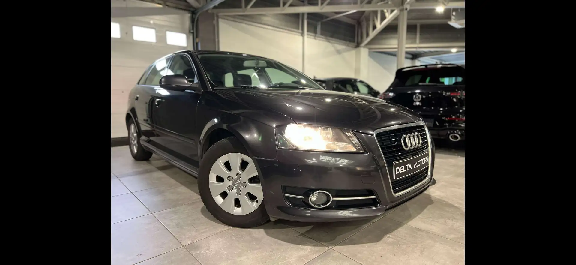 Audi A3 1.6 TDI Sportback DPF Ambition Gris - 1