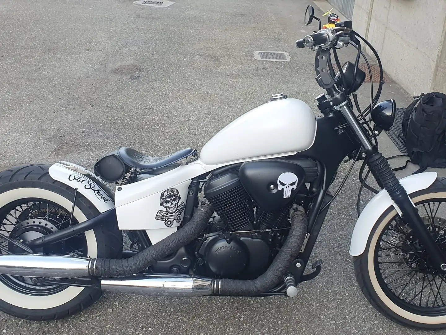 Honda VT 600 Alb - 1